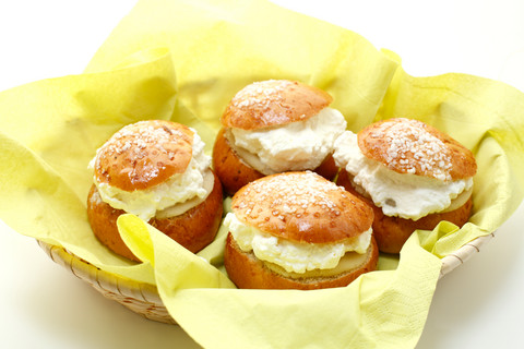 Skal det vera litt trusopplæring til sundagskaffien?